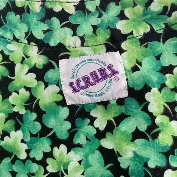 Smart Scrubs Green Shamrock Print Jacket and Top. Size - L. - Picture 3 of 5